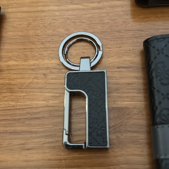 Guess leather mens wallet *free gift with purchase - Picture 6 of 7